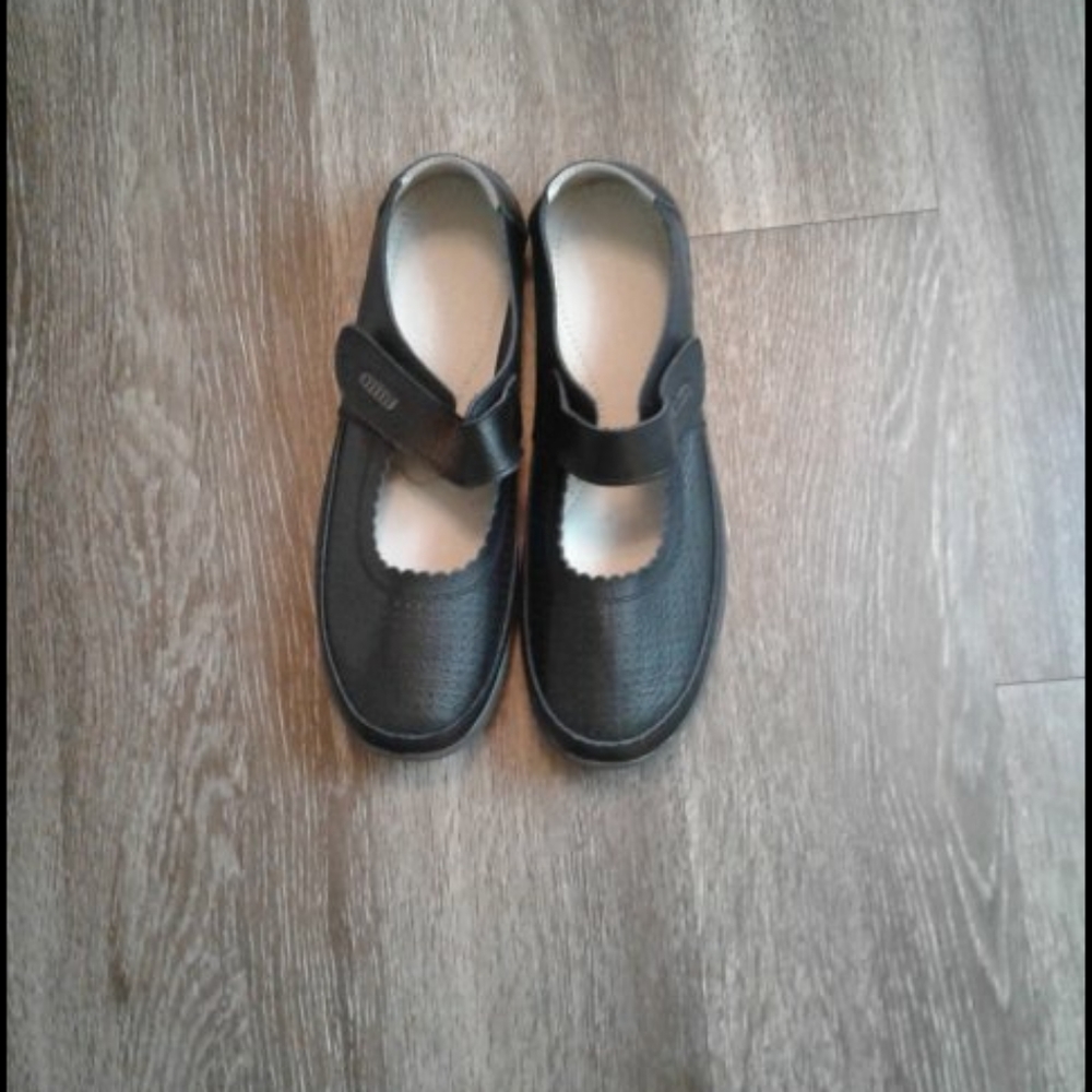 J D Williams flats   size 11